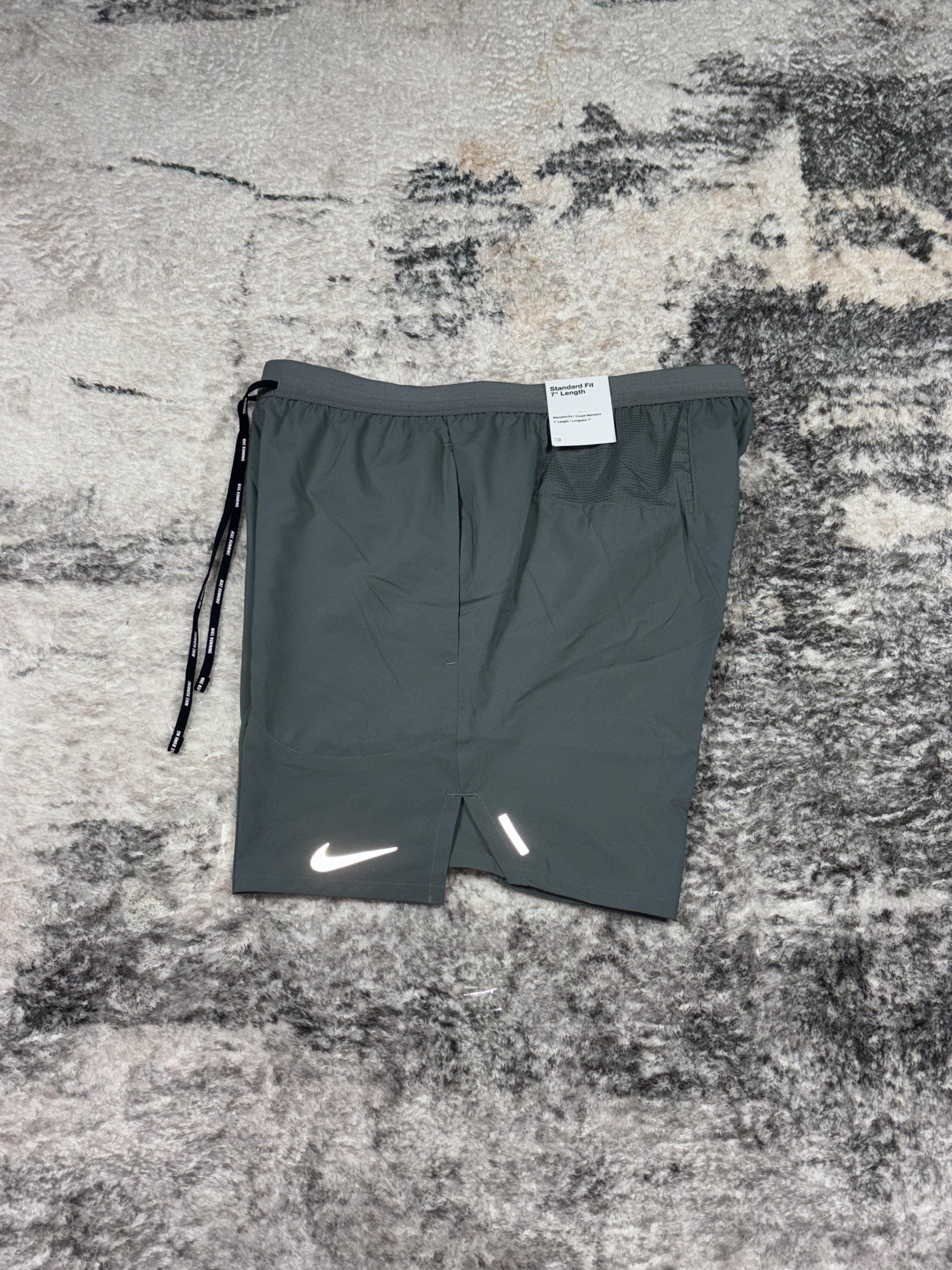 Nike flex stride 2.0 grey