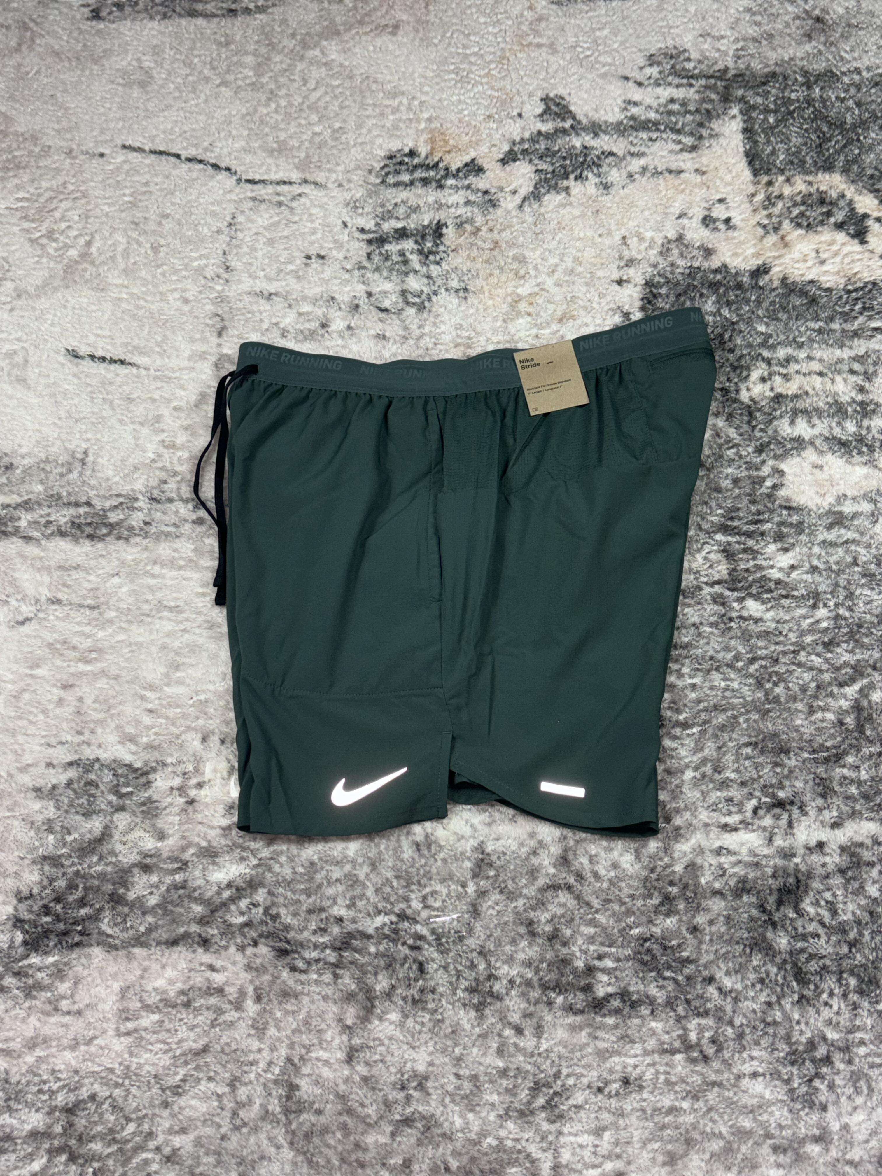 Nike flex stride 2.0 vintage green