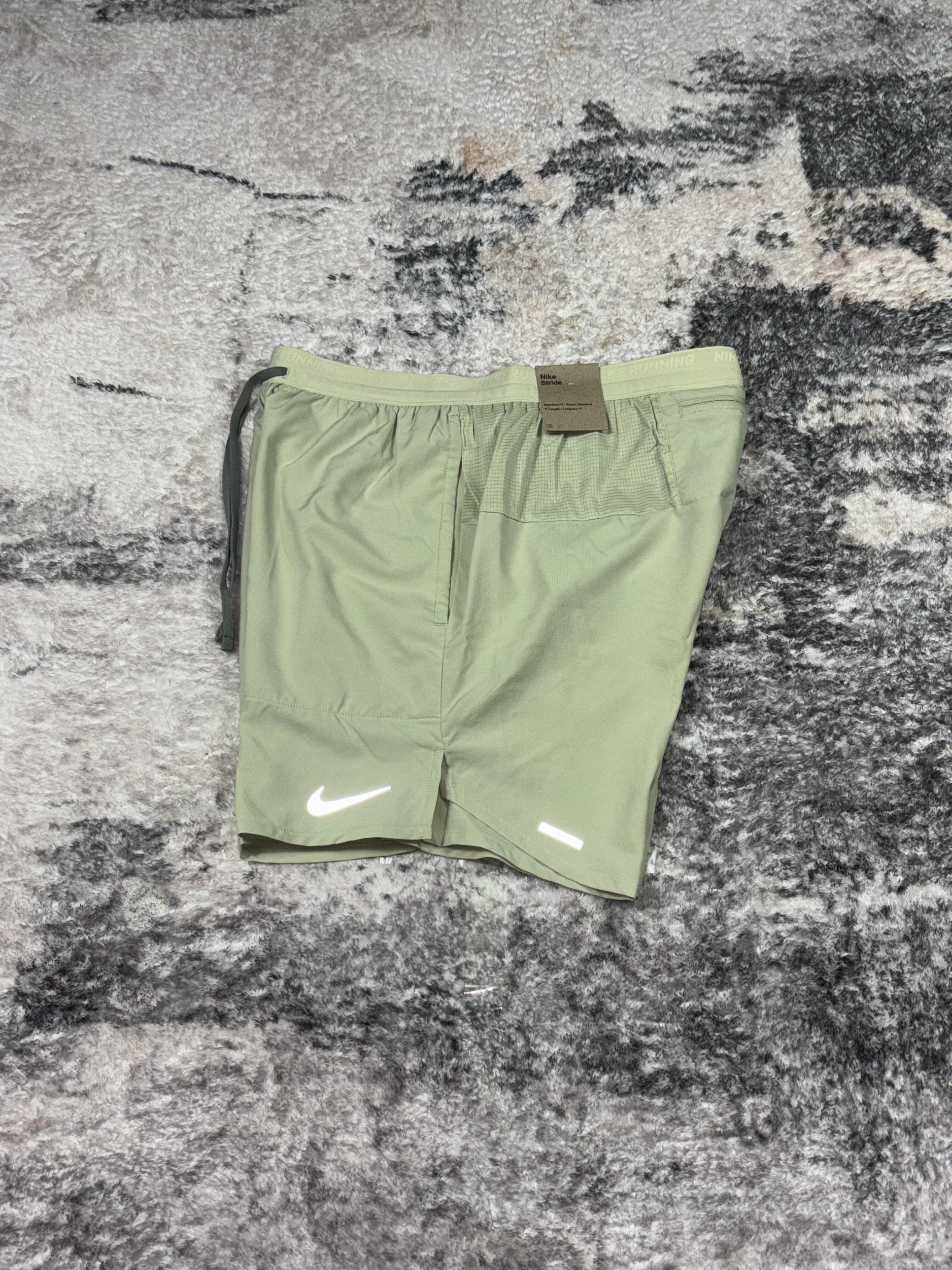 Nike flex stride 2.0 olive aura