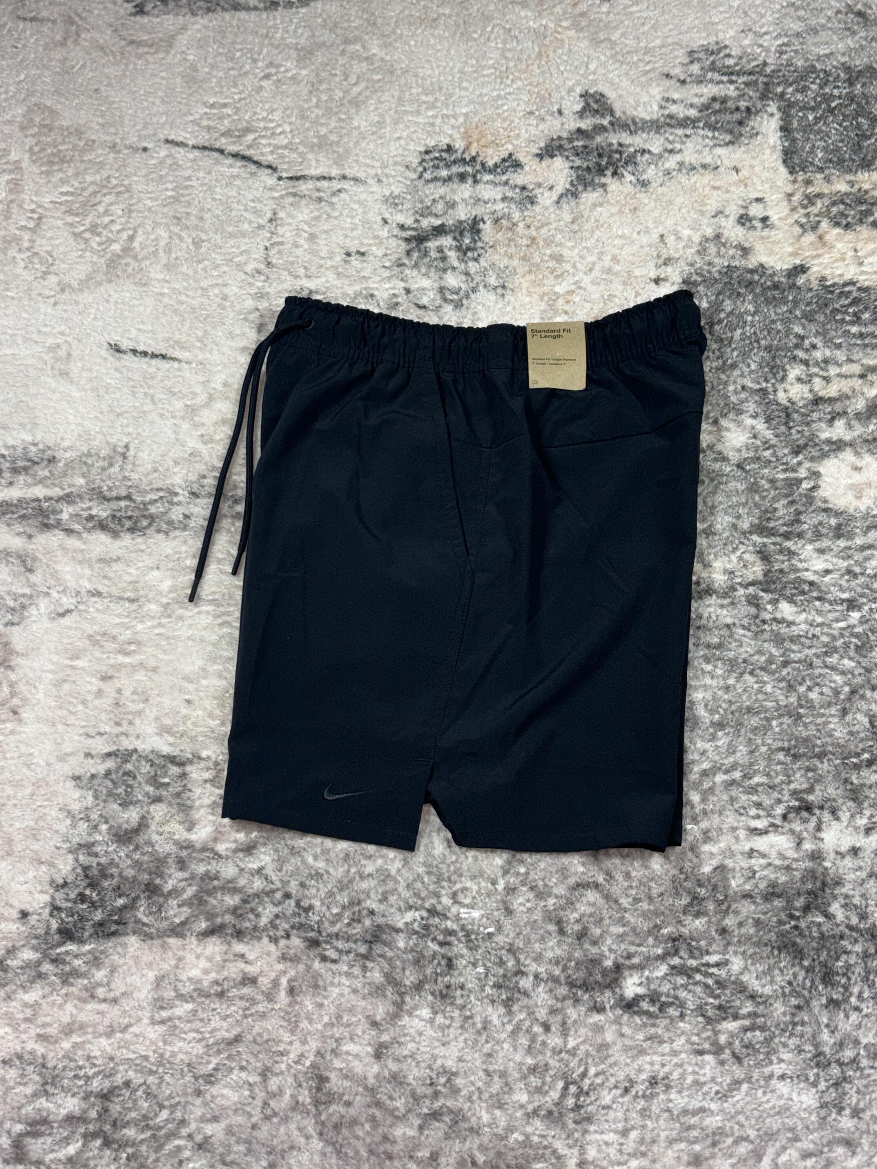 Nike unlimited shorts black