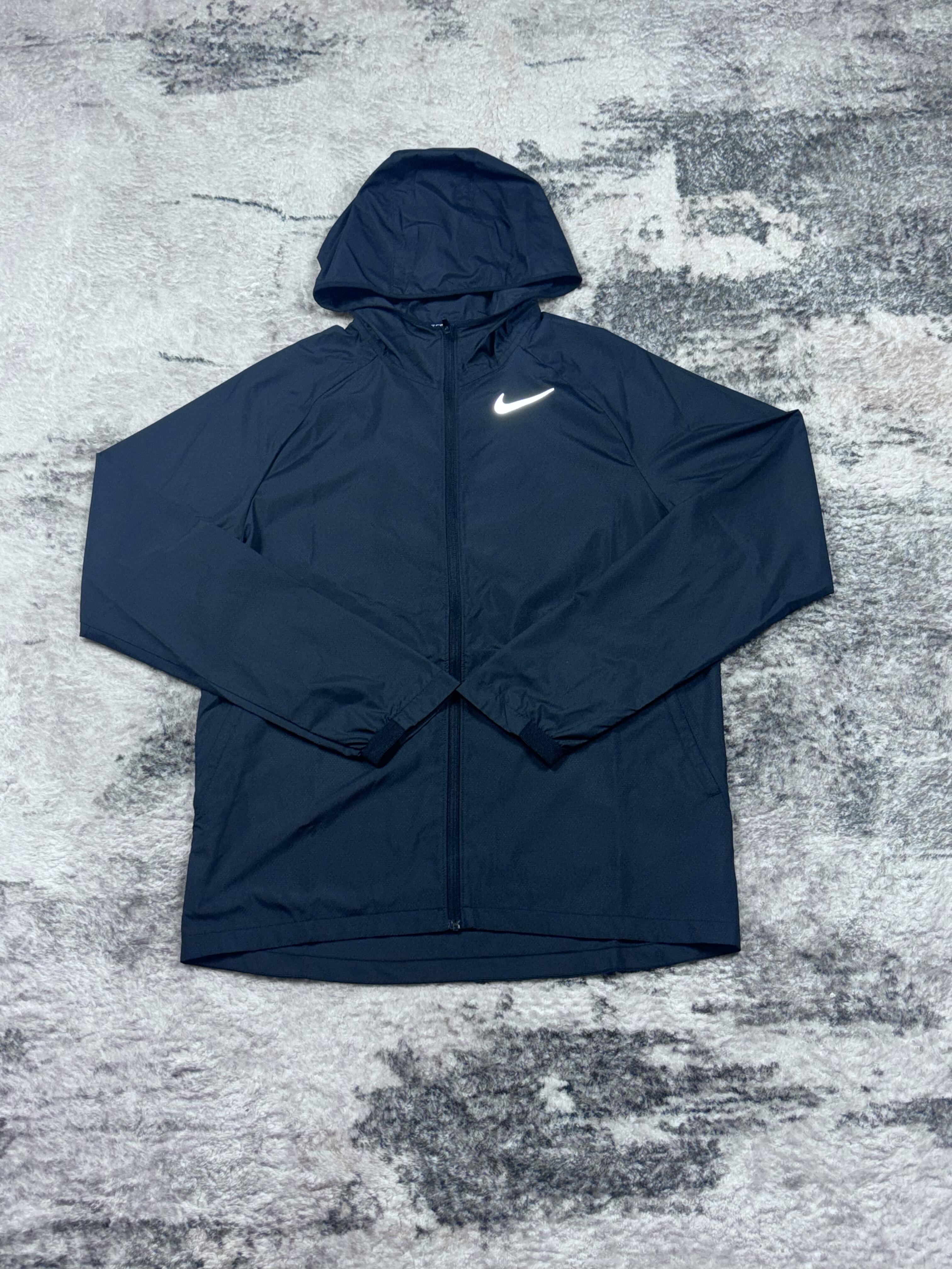 Nike essential windrunner black