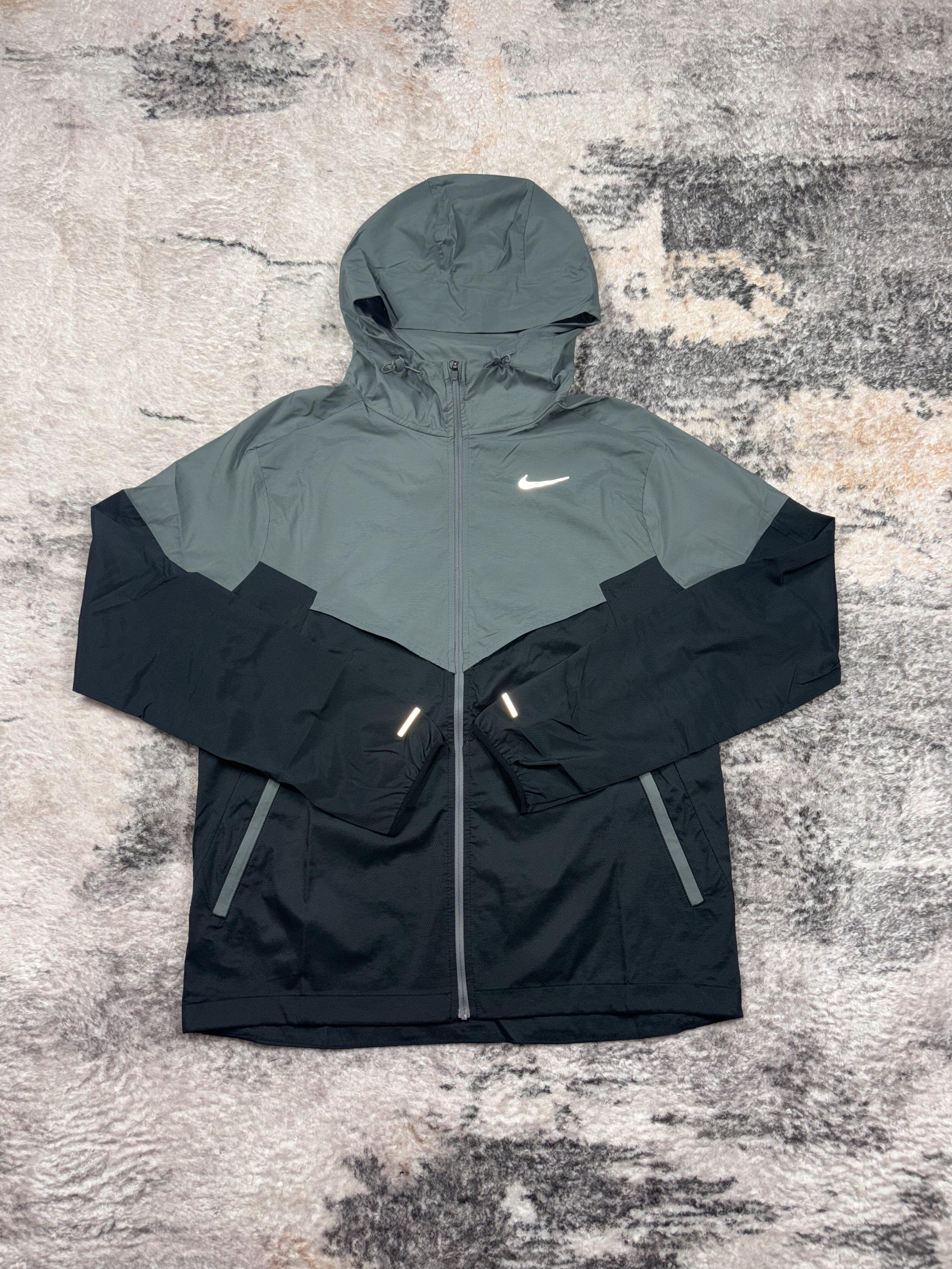 Nike UV windrunner grey