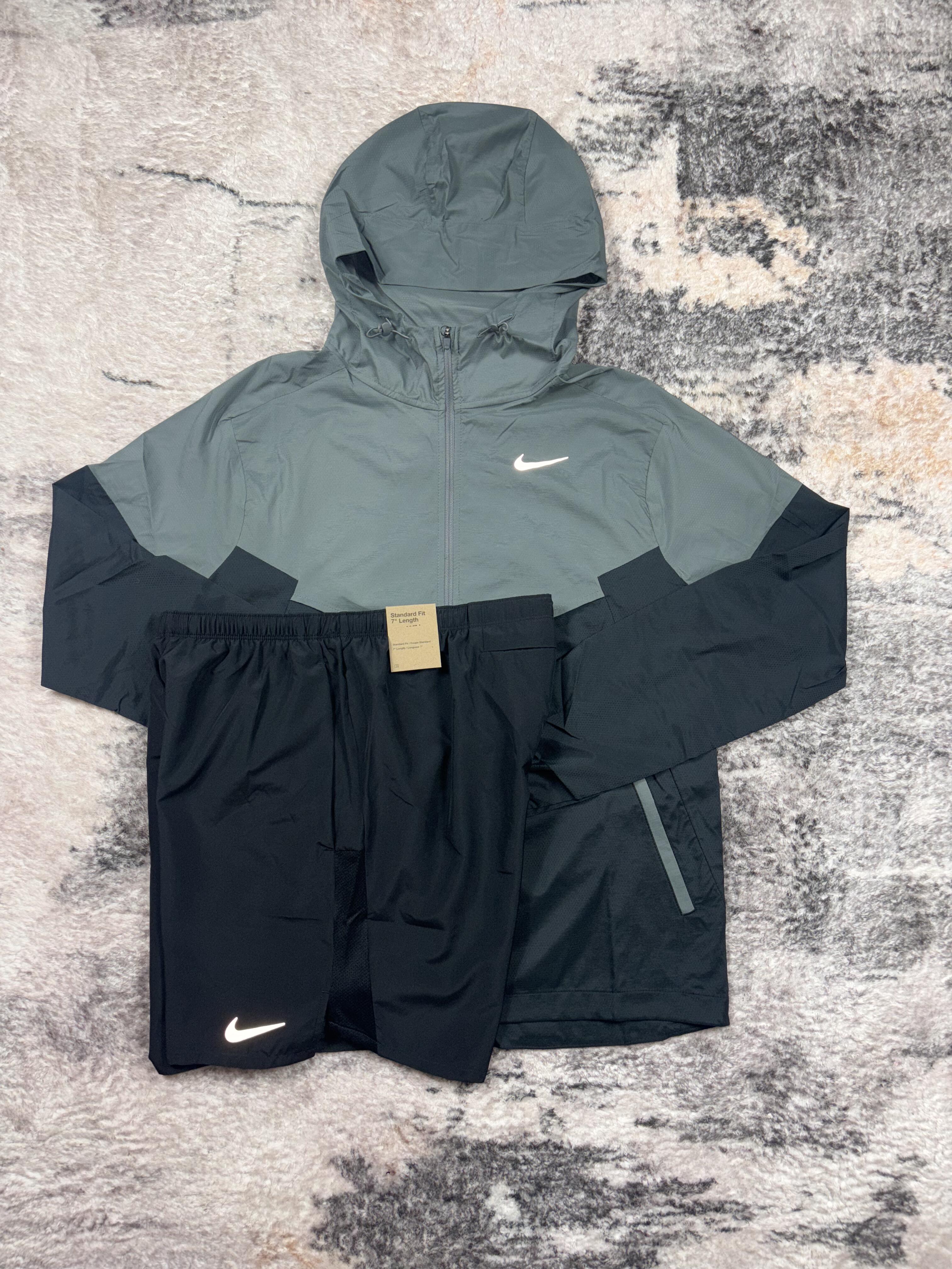 Nike UV windrunner & shorts set black/grey