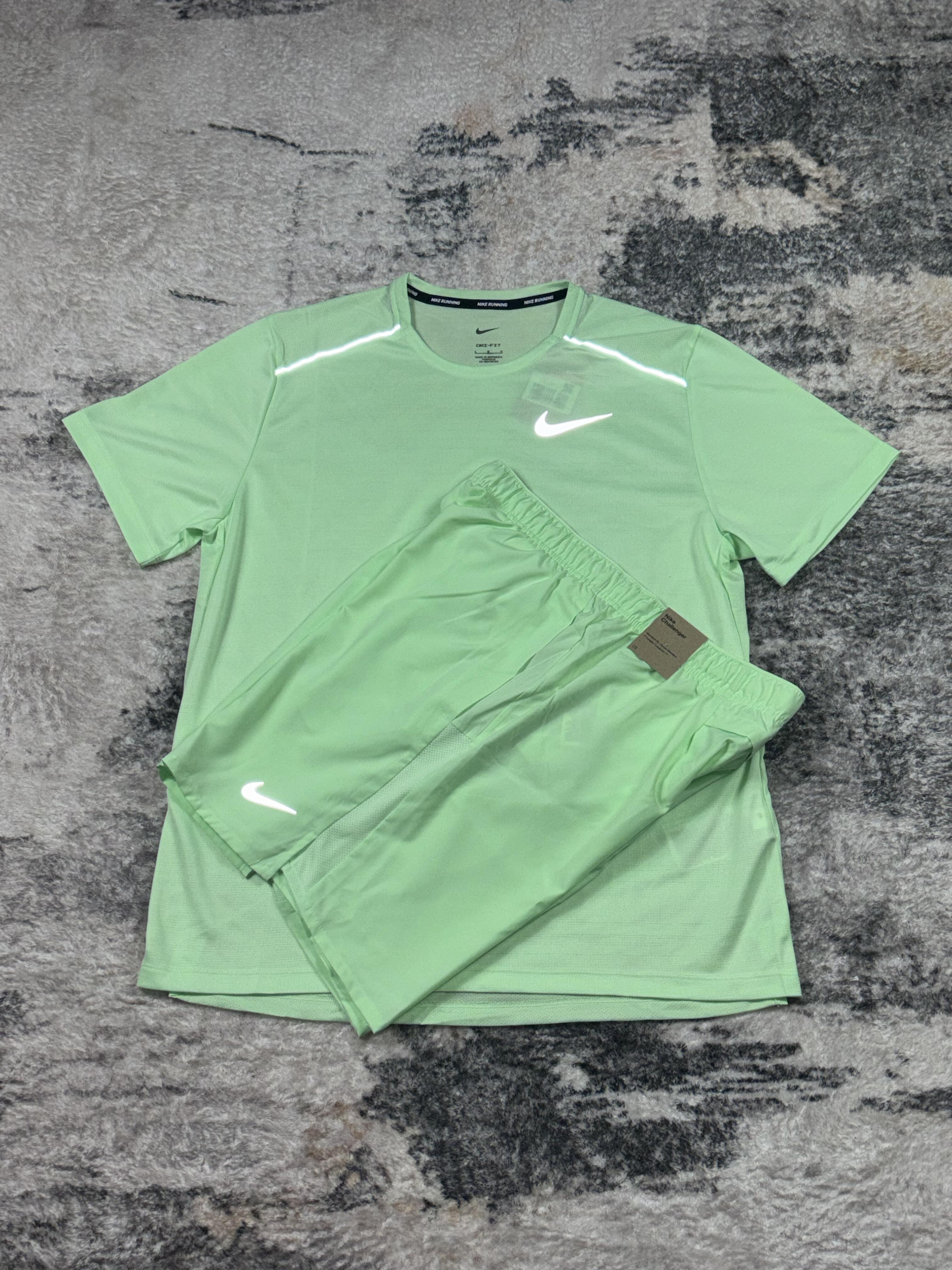 Nike miler & challenger set vapour green