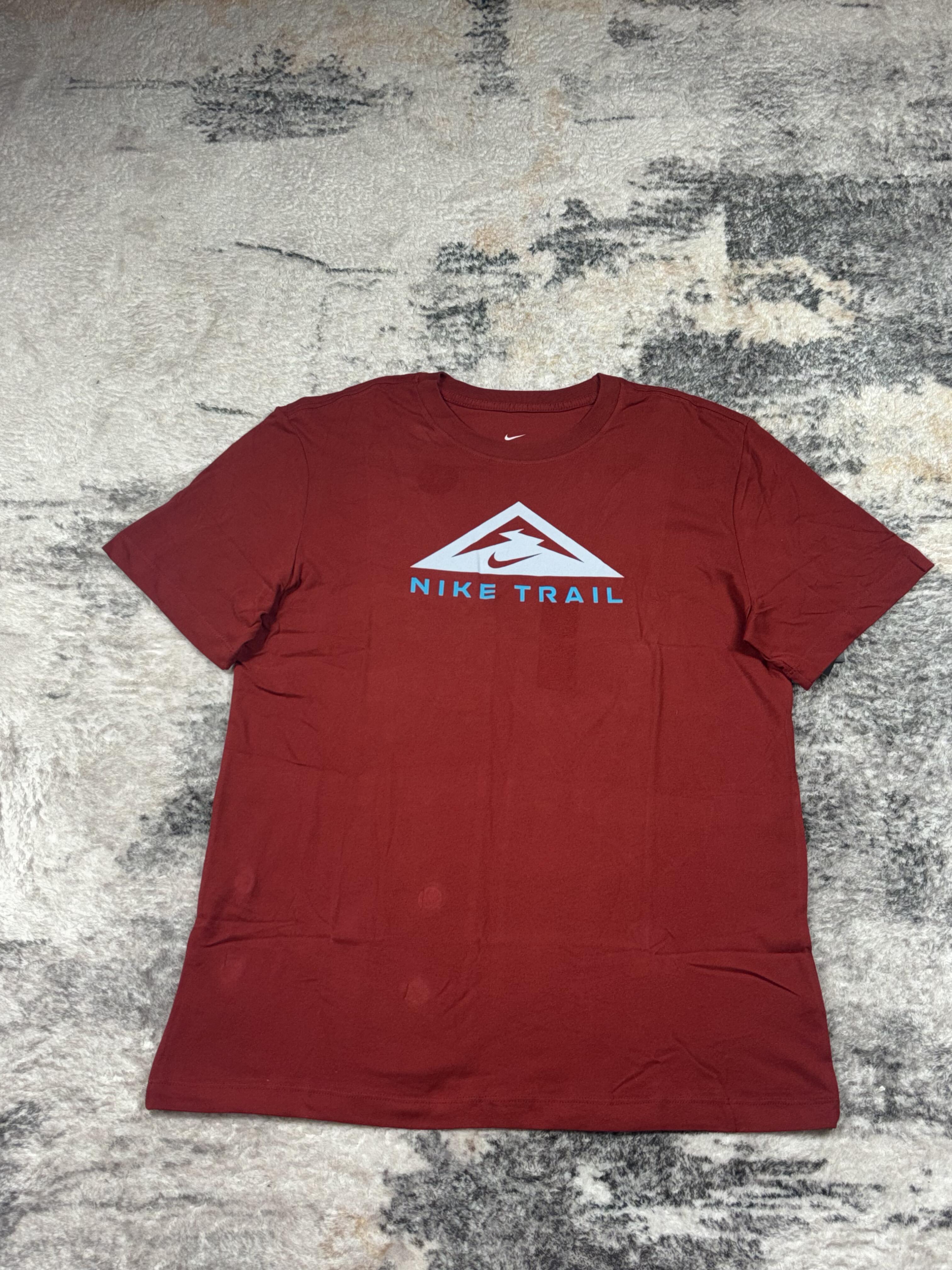 Nike trail t-shirt burgundy