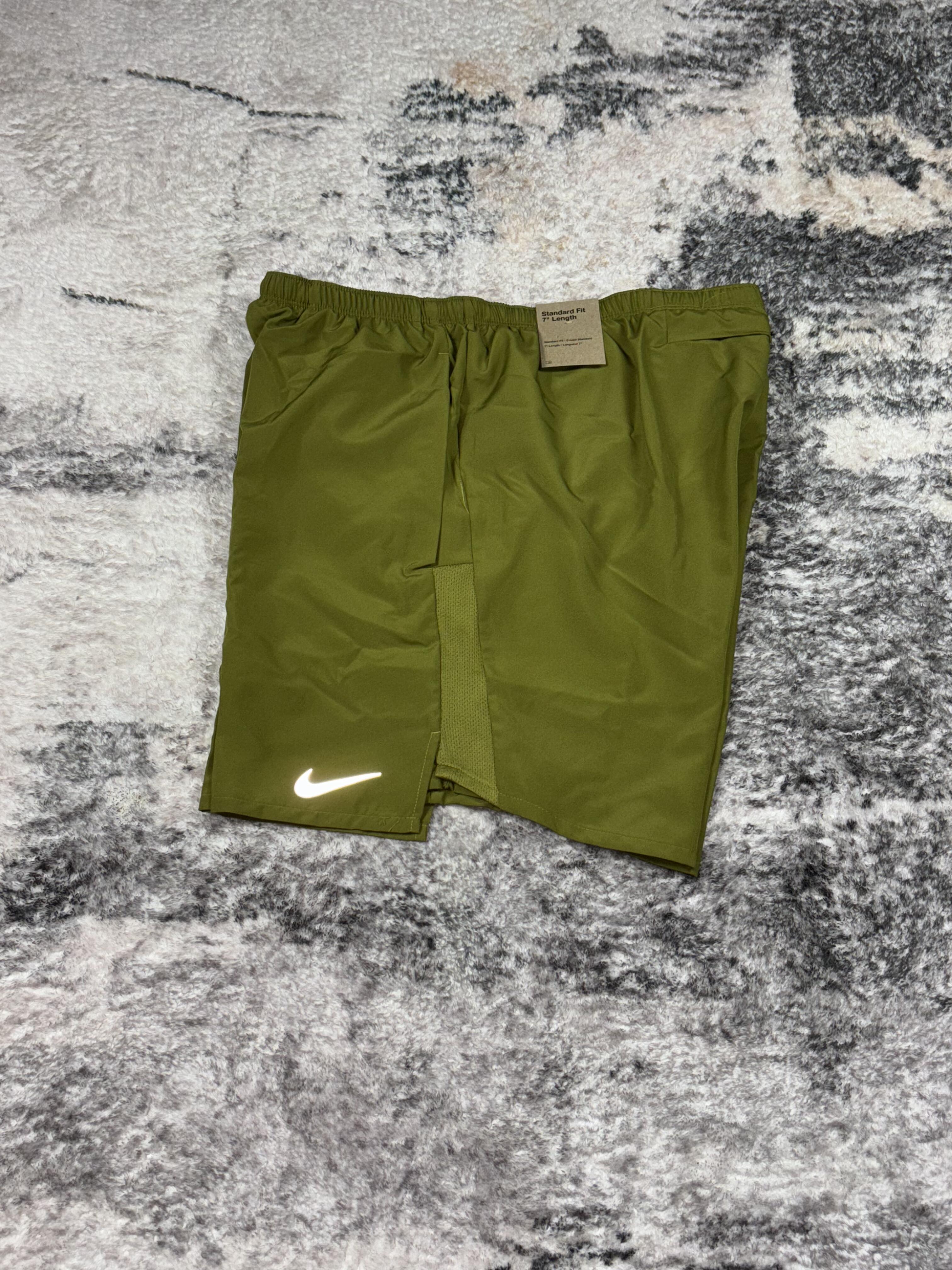 Nike challenger pacific moss