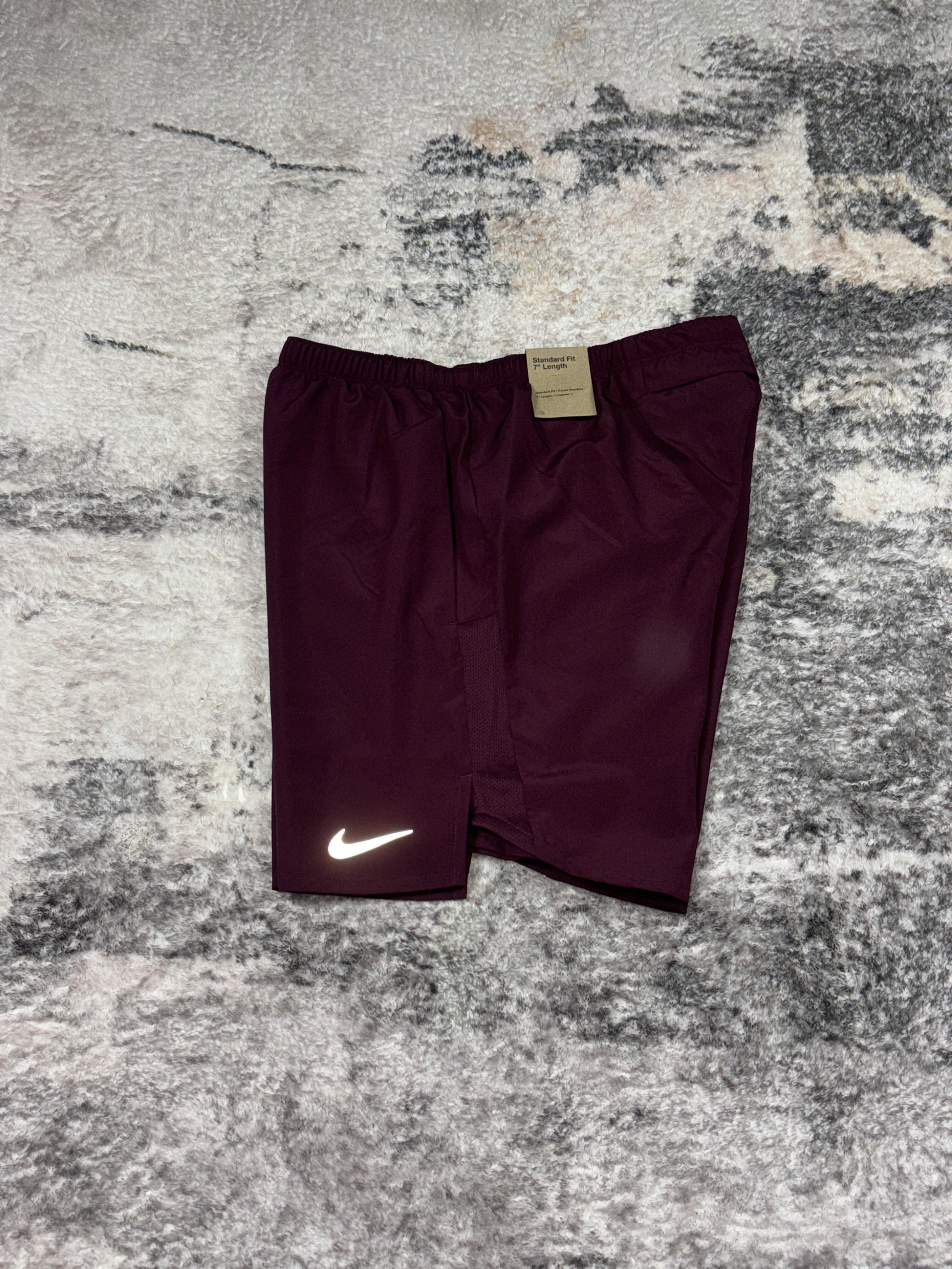 Nike challenger burgundy